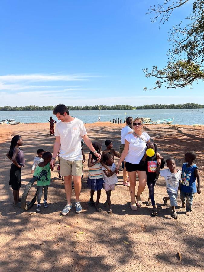 Pombo Kunda Villa Sanyang Екстериор снимка